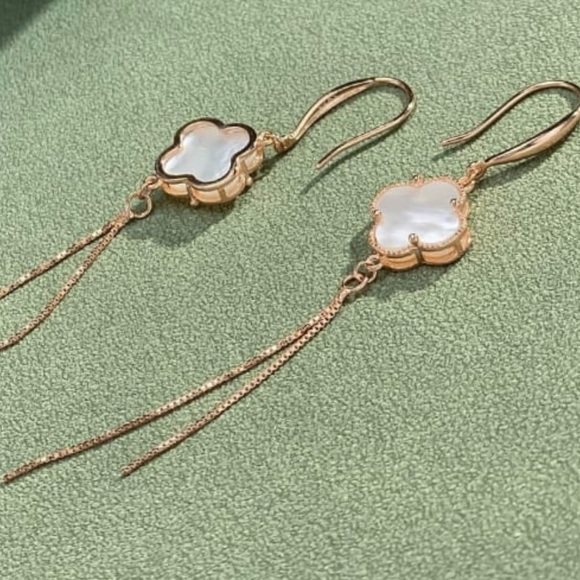 925 Sterling Silver Clover MOP Hook Earring E11-2528 - Picture 3 of 5